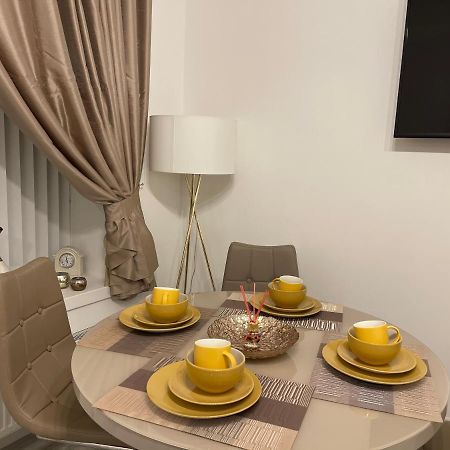 Hla Holytown Daire Mossend Dış mekan fotoğraf