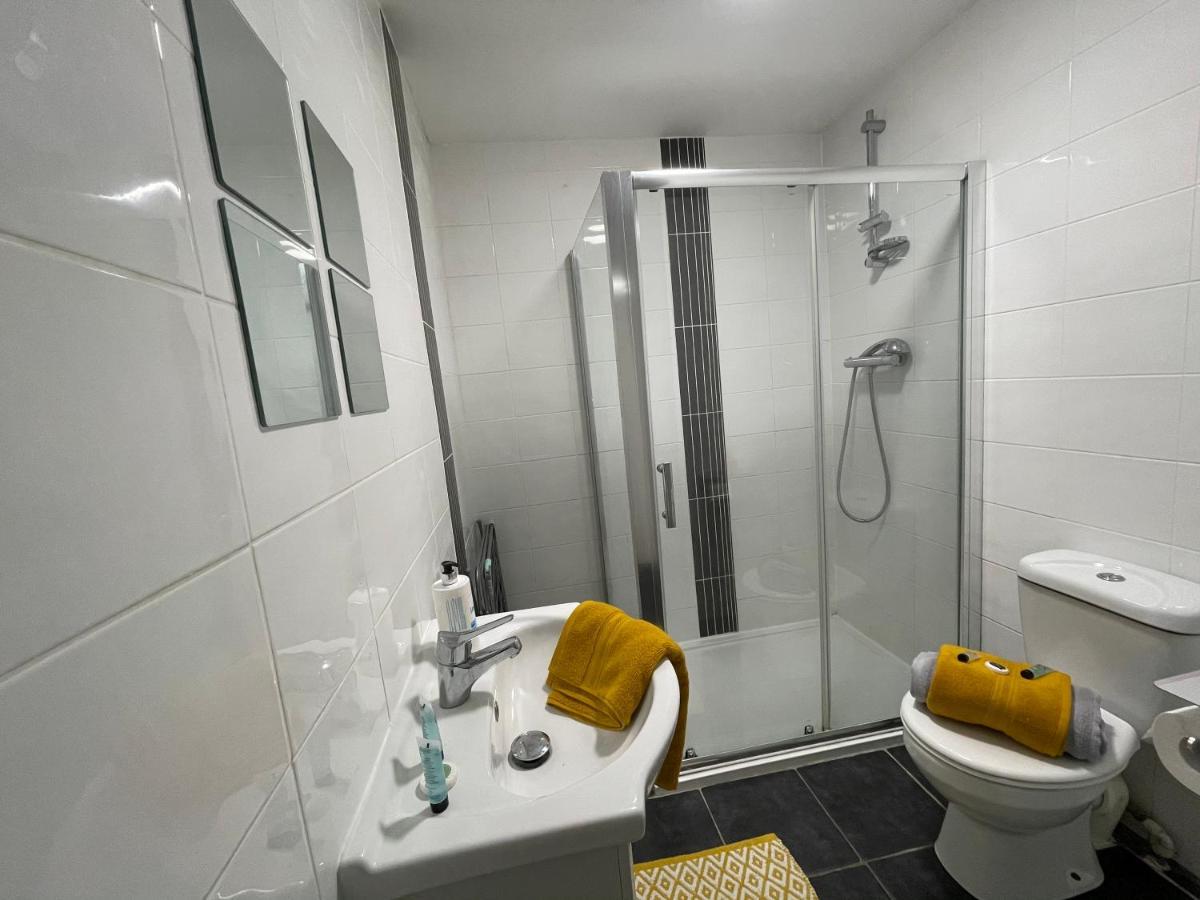 Hla Holytown Daire Mossend Dış mekan fotoğraf