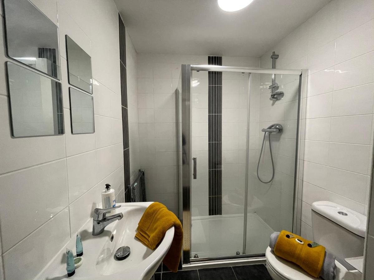 Hla Holytown Daire Mossend Dış mekan fotoğraf