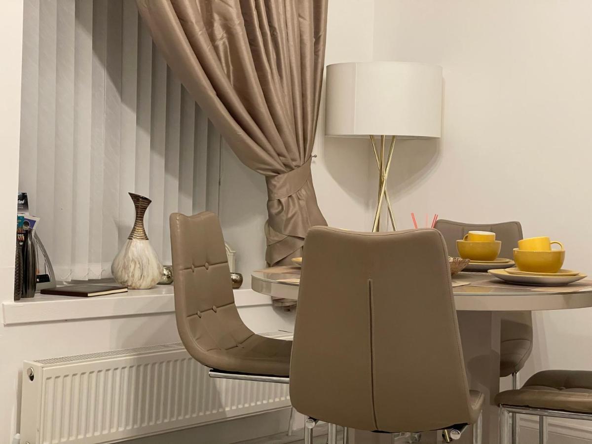 Hla Holytown Daire Mossend Dış mekan fotoğraf