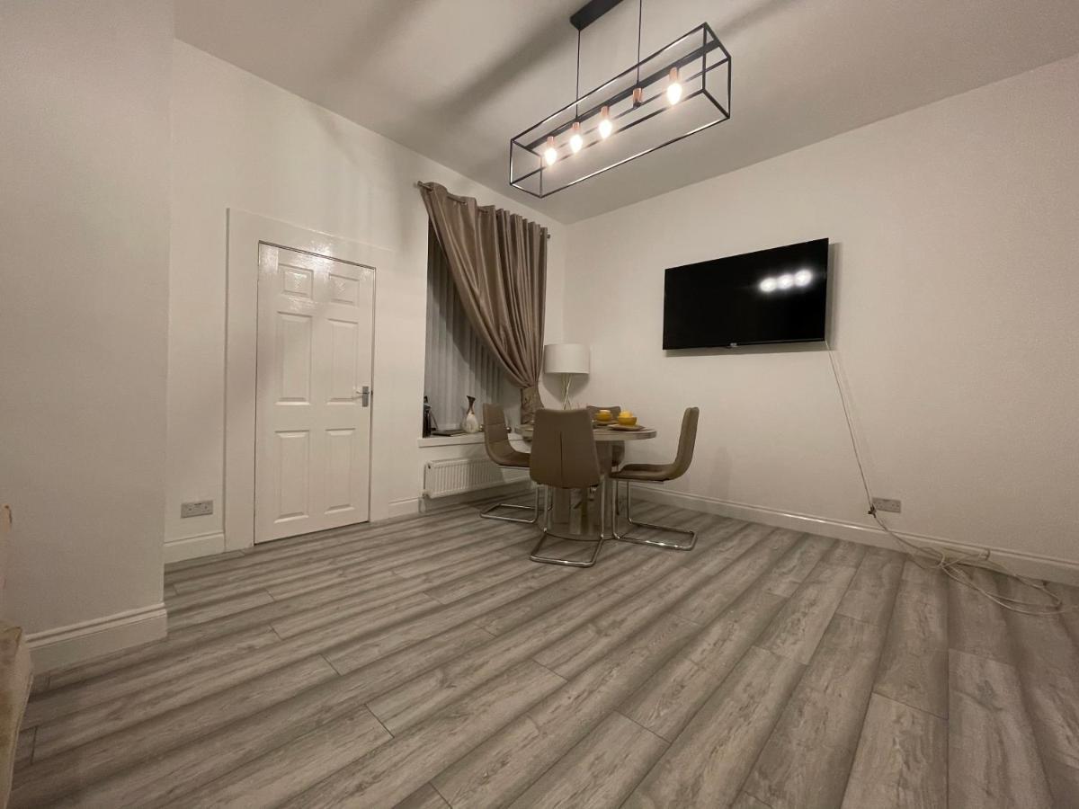 Hla Holytown Daire Mossend Dış mekan fotoğraf