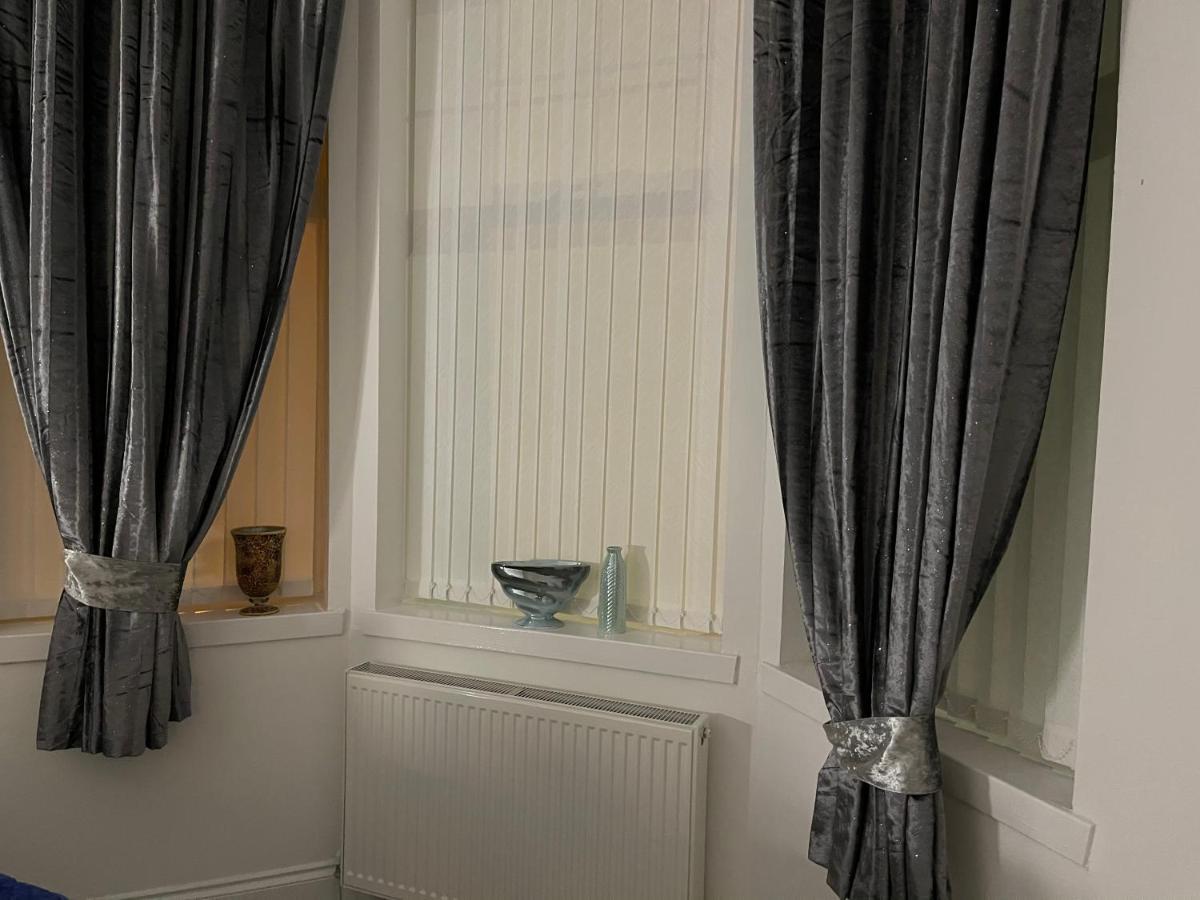 Hla Holytown Daire Mossend Dış mekan fotoğraf