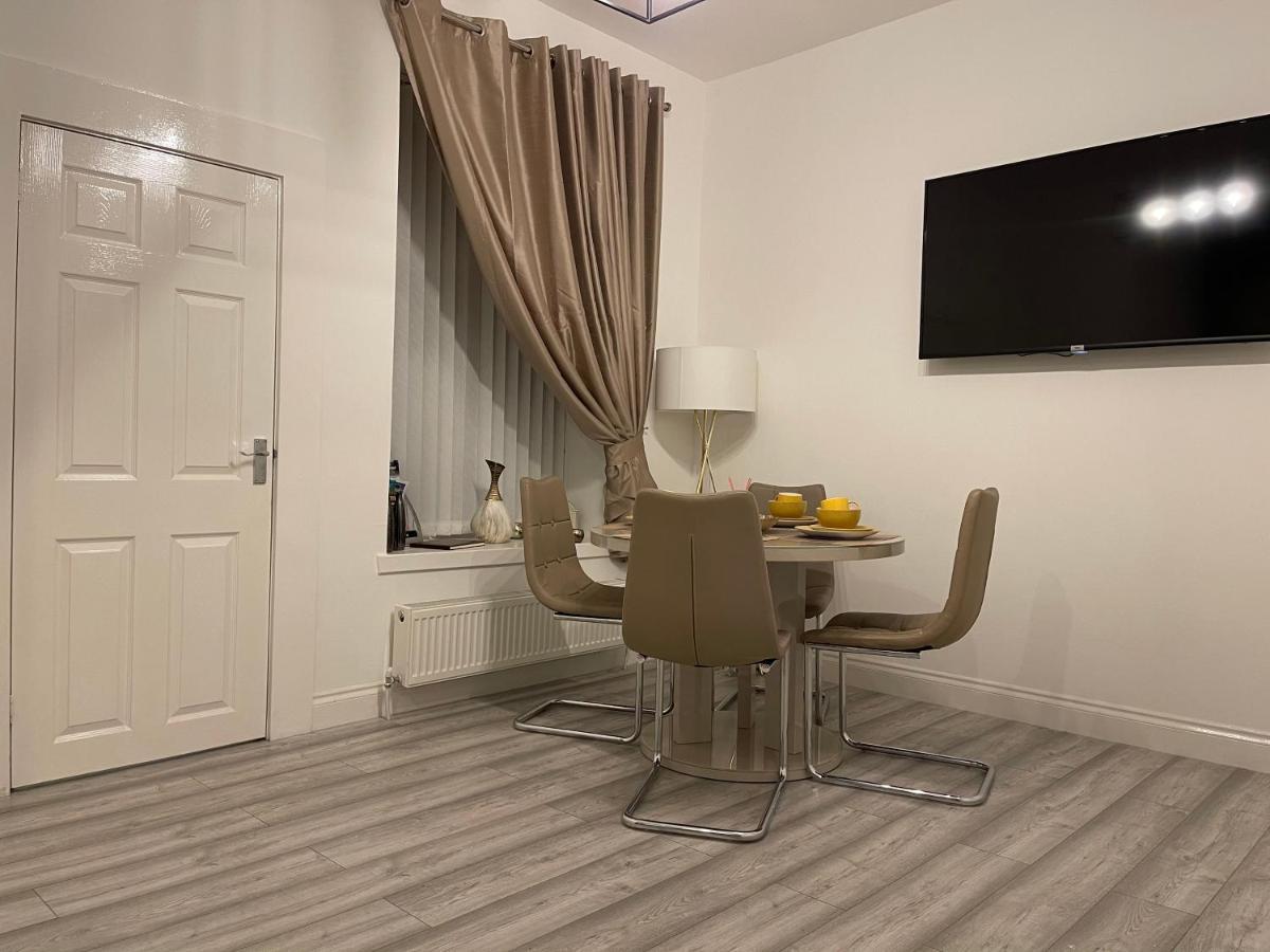 Hla Holytown Daire Mossend Dış mekan fotoğraf