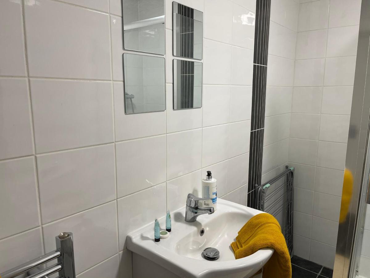 Hla Holytown Daire Mossend Dış mekan fotoğraf