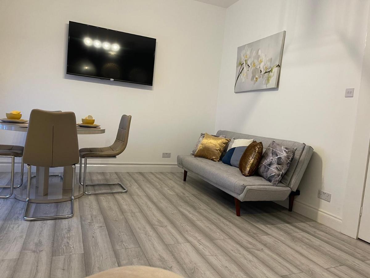 Hla Holytown Daire Mossend Dış mekan fotoğraf